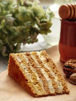 Layered_Honey_Cake.jpg