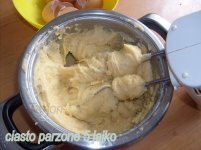 ciasto_parzone_po_5_jajku.JPG