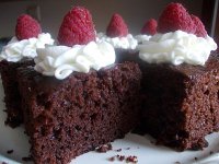 brownie_z_malinami_i_burakiem01.jpg