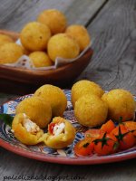 Mamaliga_Balls.jpg Mamaliga_Balls.jpg