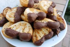Schweinsöhrchen_mit_Haselnüssen.JPG