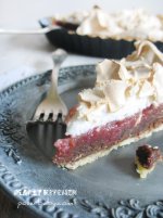 black_red_white_rhubarb_tart_1.jpg