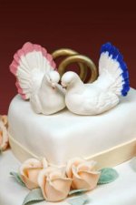 fondant_wedding_cake_10.jpg
