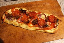 Flammkuchen_z_figami.JPG Flammkuchen_z_figami.JPG