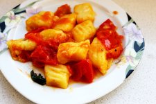 Kopytka_z_sosem_pomidorowym_cin.jpg Kopytka_z_sosem_pomidorowym_cin.jpg